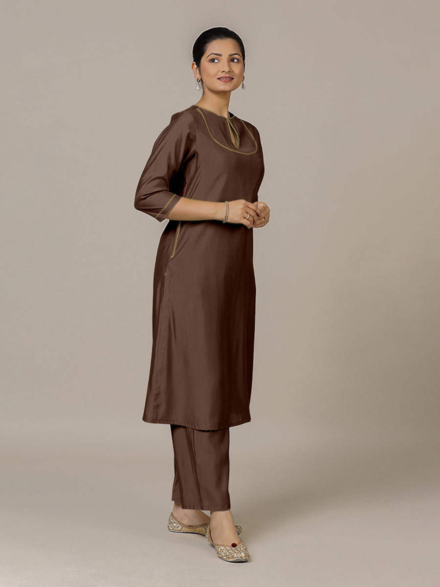 Zoya x Rozaana Kurta, in Brown Viscose, featuring three quarter sleeves and keyhole neckline, made for daily & work (view 8).
