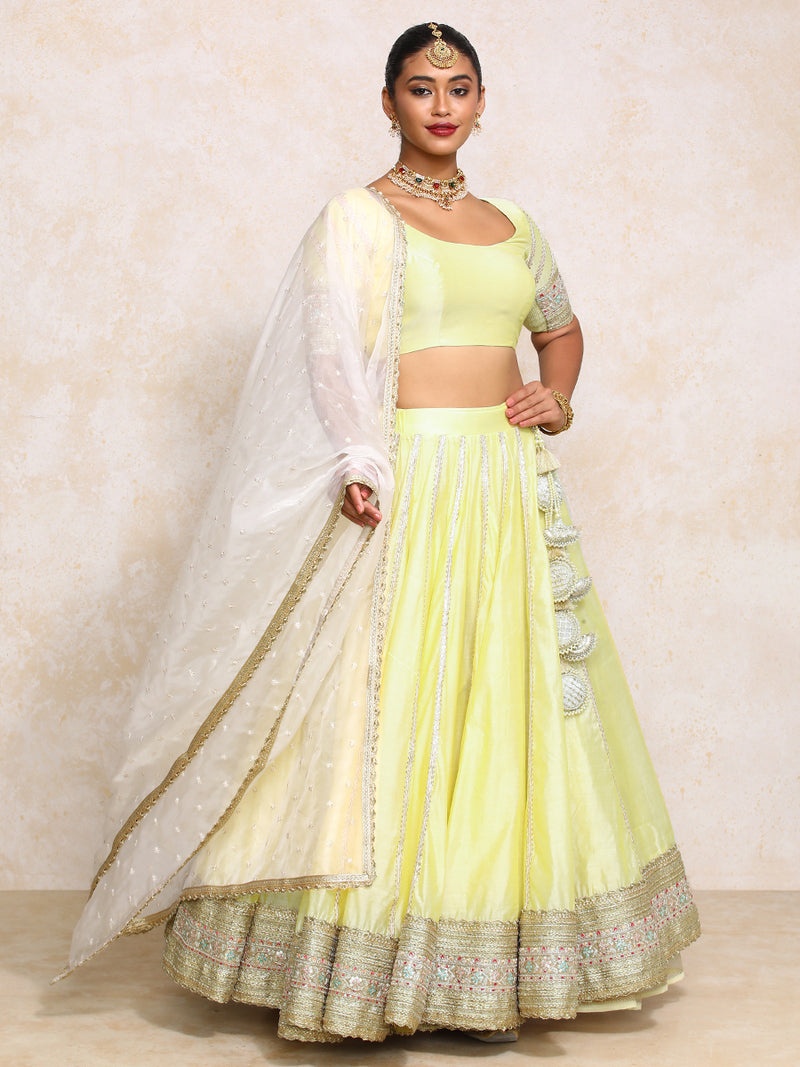 Mahira x Tyohaar | Lemon Yellow Plain Chandheri FlareFit™ Lehenga Set with Dupatta-Binks