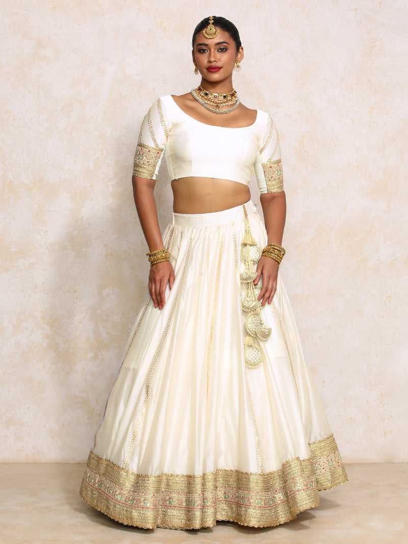 Mahira x Tyohaar | White Plain Chandheri FlareFit™ Lehenga Set with Dupatta-Binks