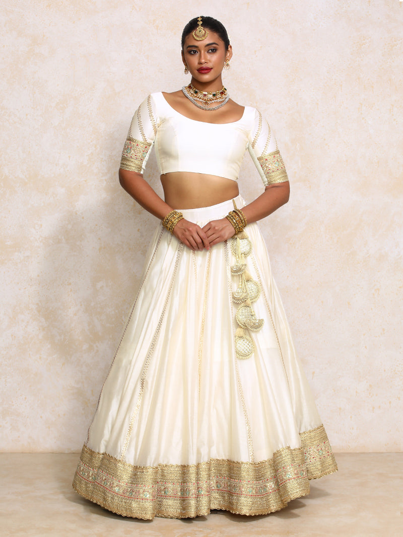 Mahira x Tyohaar | White Plain Chandheri FlareFit™ Lehenga Set with Dupatta-Binks