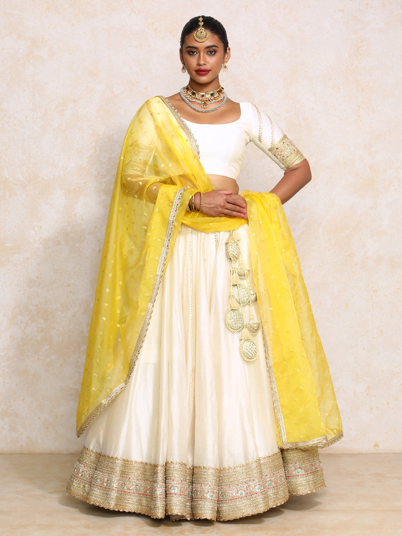 Mahira x Tyohaar | White Plain Chandheri FlareFit™ Lehenga Set with Dupatta-Binks