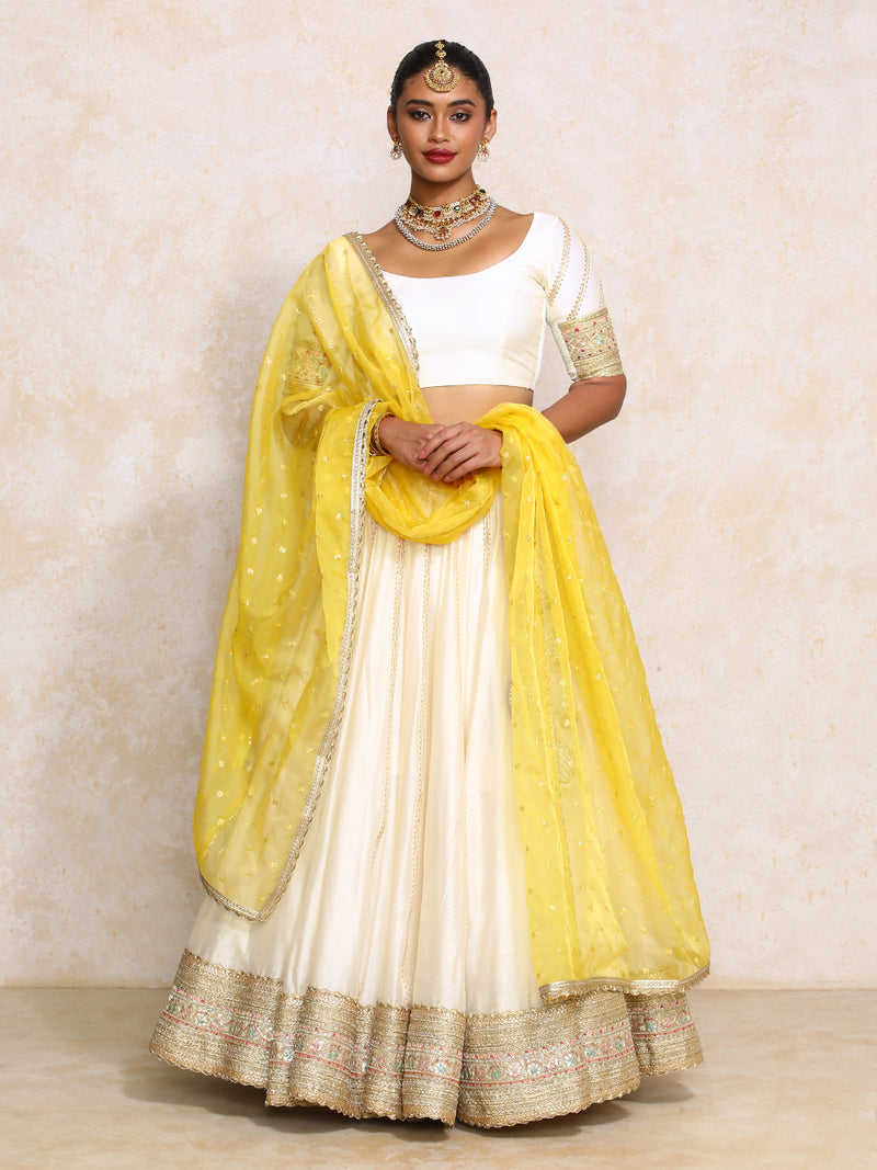 Mahira x Tyohaar | White Plain Chandheri FlareFit™ Lehenga Set with Dupatta-Binks