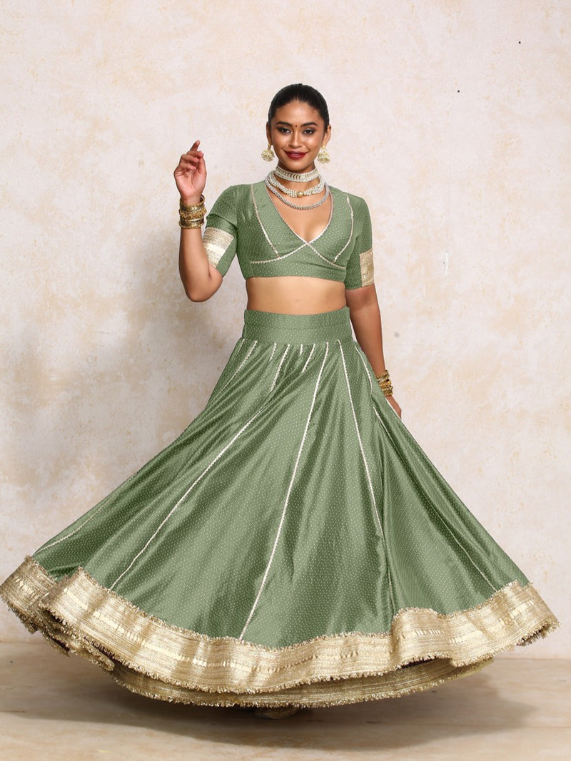 Mehreen x Tyohaar | Green Foil Chandheri FlareFit™ Lehenga Set with Dupatta-Binks