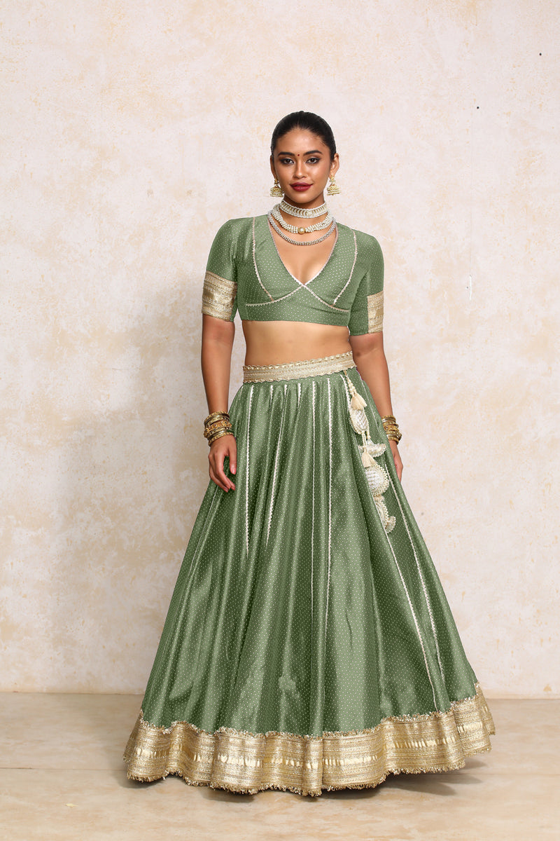 Mehreen x Tyohaar | Green Foil Chandheri FlareFit™ Lehenga Set with Dupatta-Binks