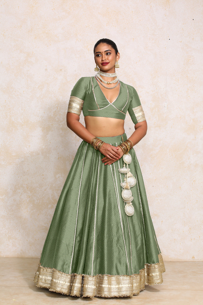 Mehreen x Tyohaar | Green Foil Chandheri FlareFit™ Lehenga Set with Dupatta-Binks
