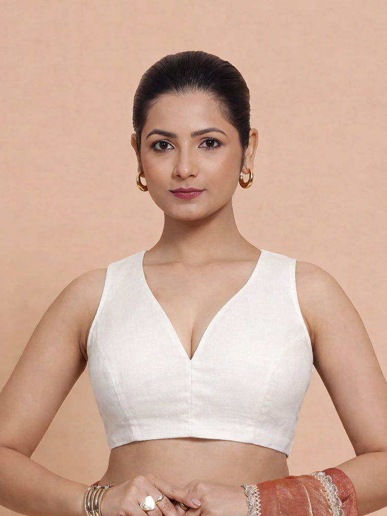Amaira x Rozaana Saree Blouse, in White 70% Cotton 30% Linen, featuring sleeveless and betel neckline (view 3).