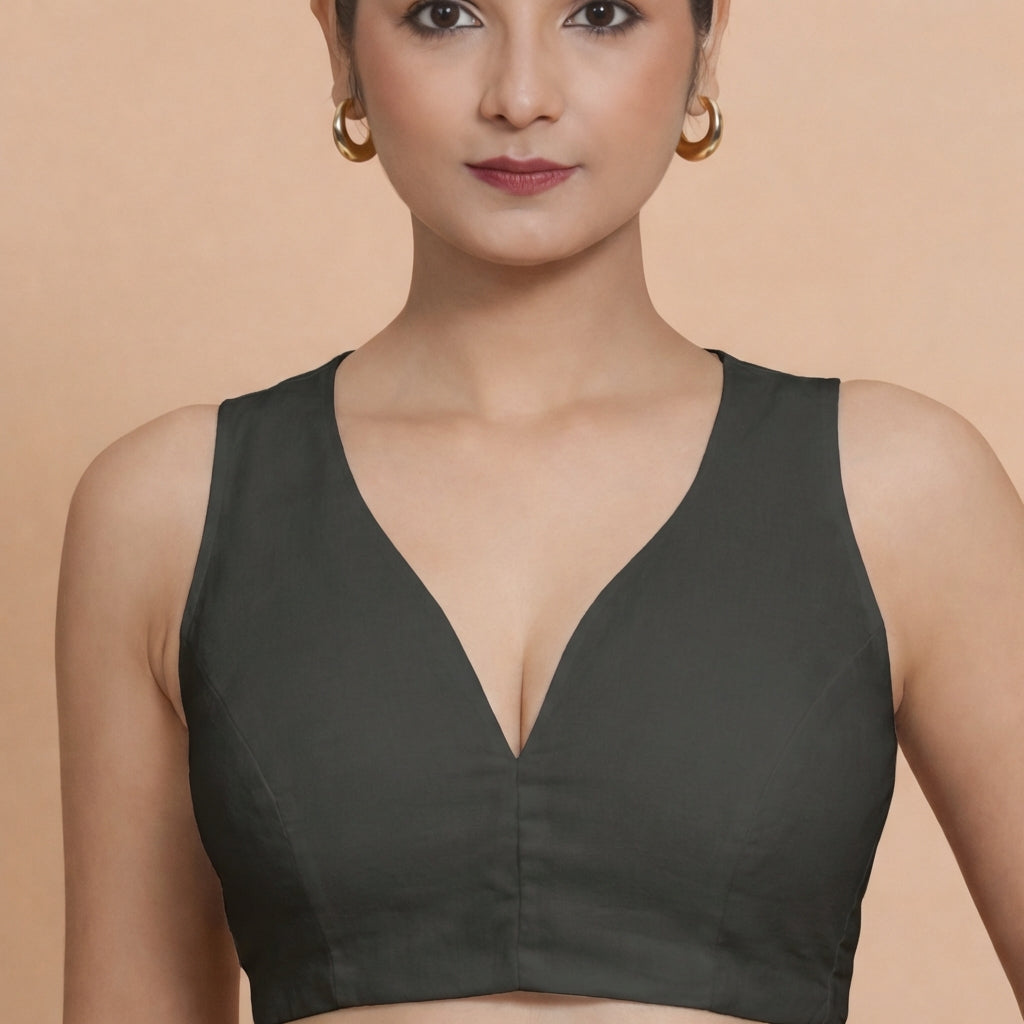 Amaira x Rozaana Saree Blouse, in Black 70% Cotton 30% Linen, featuring sleeveless and betel neckline (view 4).