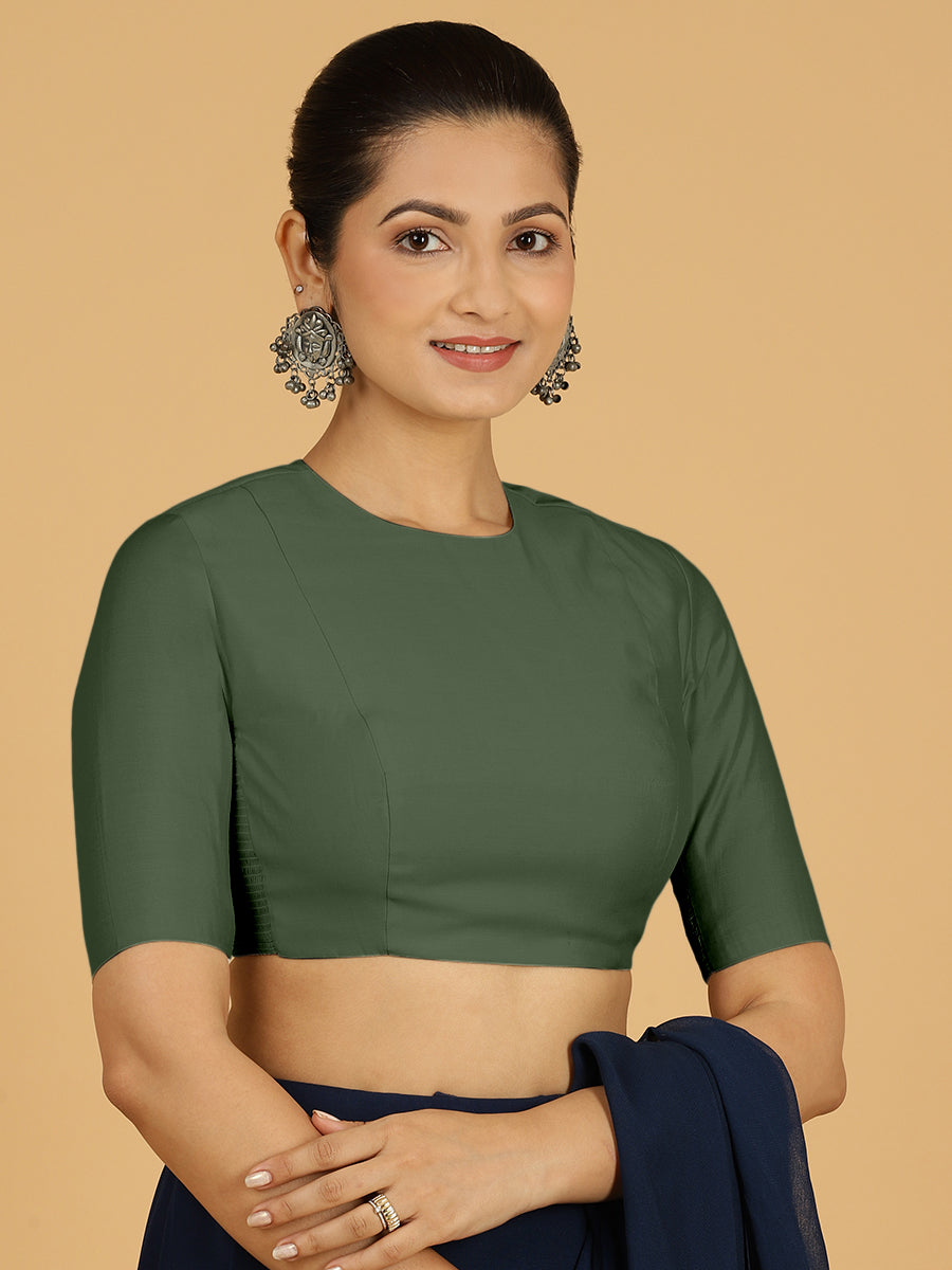 Amisha x Rozaana Saree Blouse, in Green Viscose, featuring elbow sleeves and jewel neckline, made for daily & work (view 5).