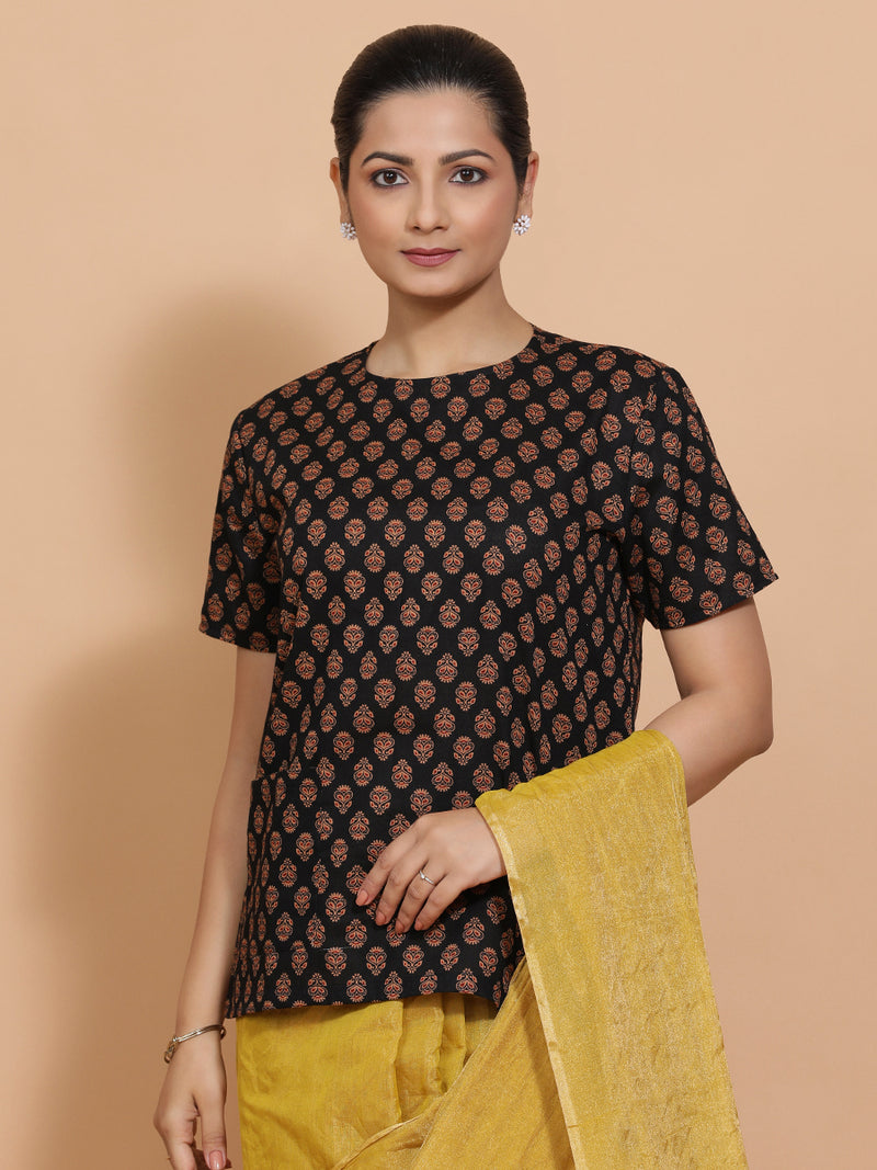 Brinda x Rozaana | Short Sleeves Cotton Saree Blouse in Black Peacock Block Print Fabric-Binks