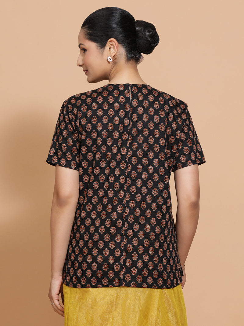 Brinda x Rozaana | Short Sleeves Cotton Saree Blouse in Black Peacock Block Print Fabric-Binks