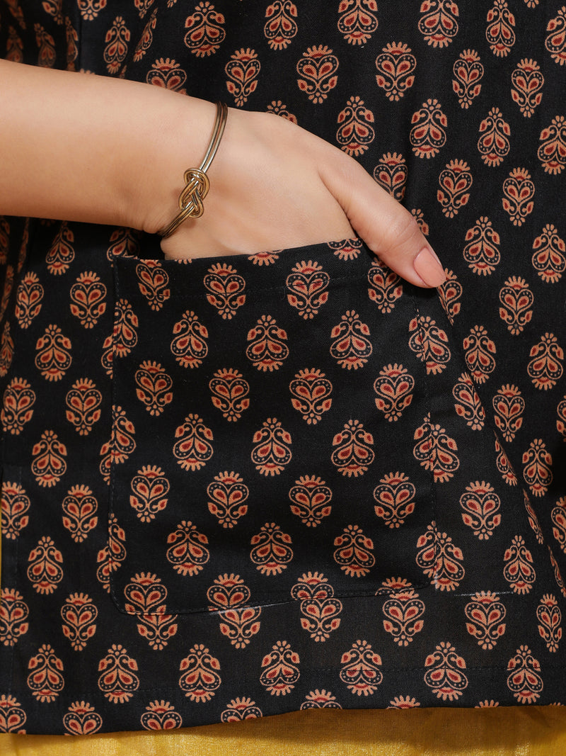 Brinda x Rozaana | Short Sleeves Cotton Saree Blouse in Black Peacock Block Print Fabric-Binks