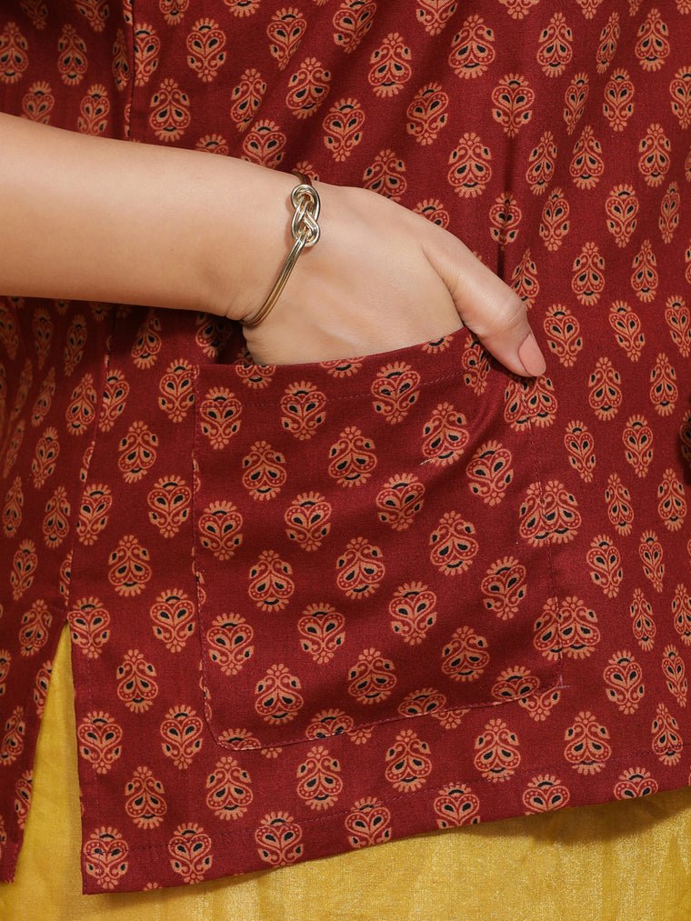 Brinda x Rozaana Saree Blouse, in Red Cotton, featuring short sleeves and jewel neckline, made for daily & work (view 3).