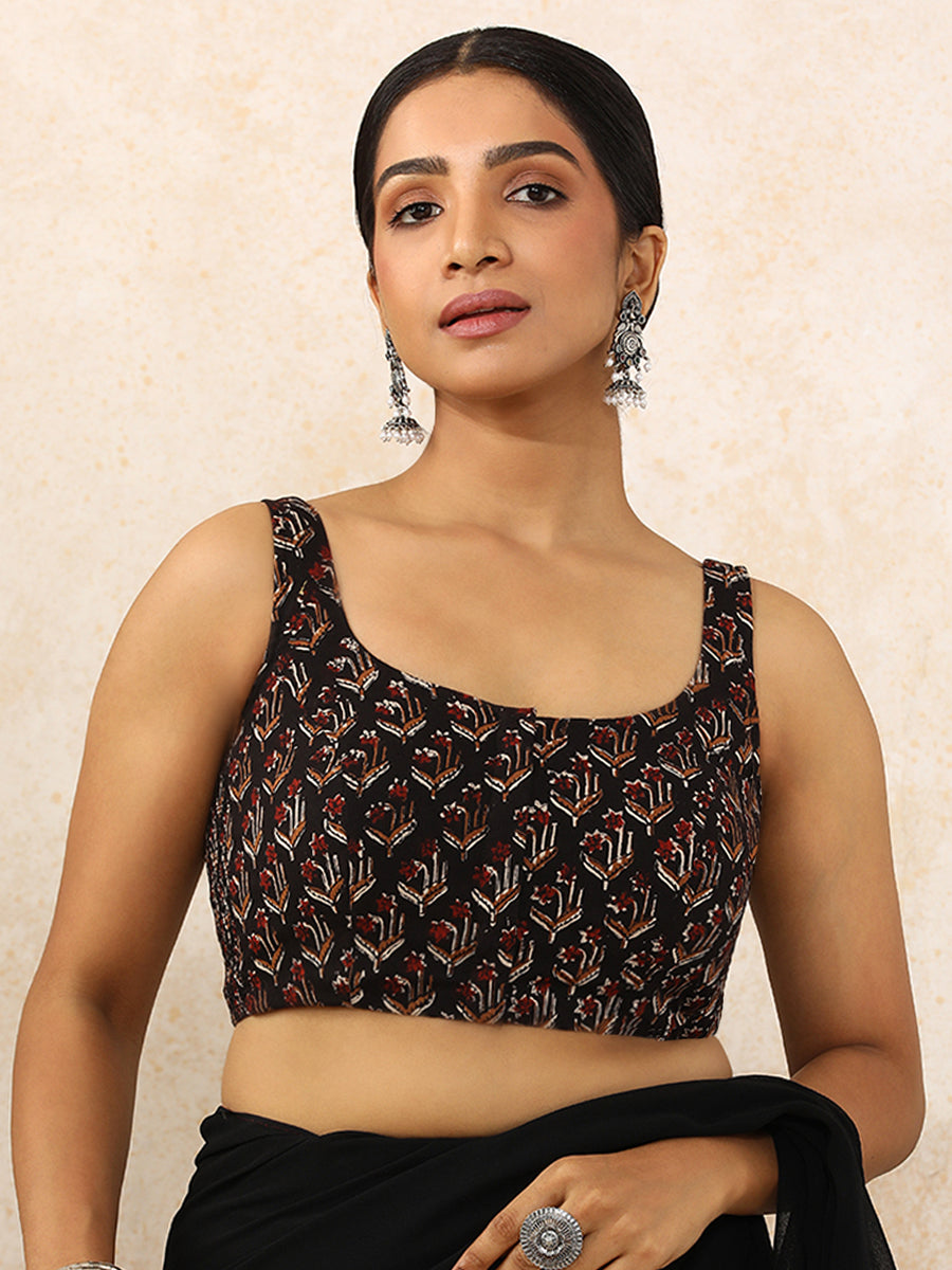 Dharini x Rozaana Saree Blouse, in Black 100% Cotton - Block Printed, featuring sleeveless and round neckline (view 8).