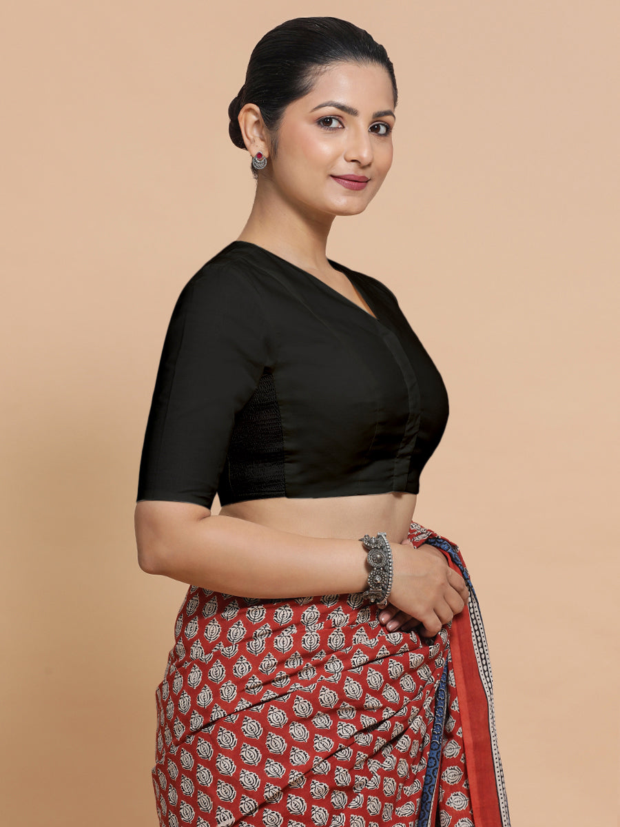 Garima x Rozaana Saree Blouse, in Black Cotton, featuring elbow sleeves and v-neckline, made for daily & work (view 8).