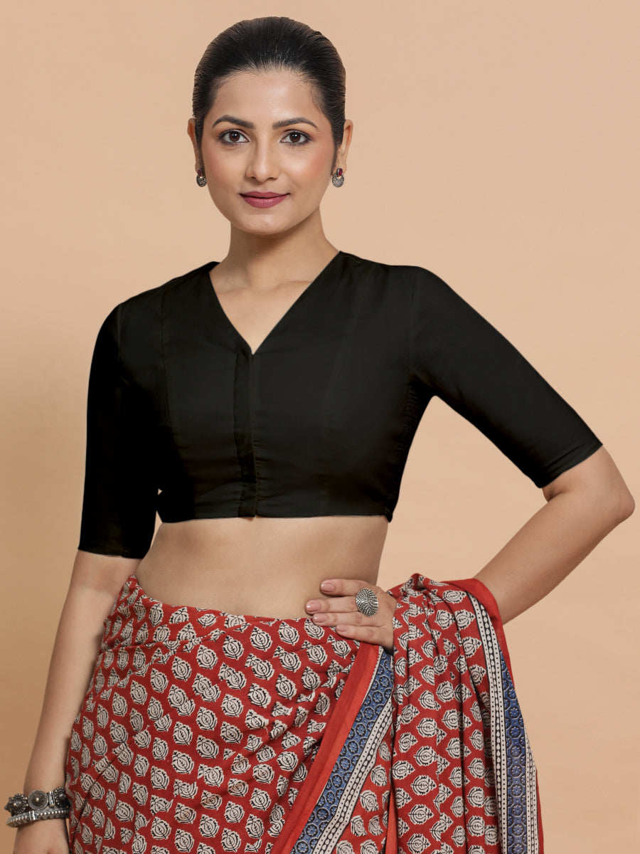 Garima x Rozaana Saree Blouse, in Black Cotton, featuring elbow sleeves and v-neckline, made for daily & work (view 9).
