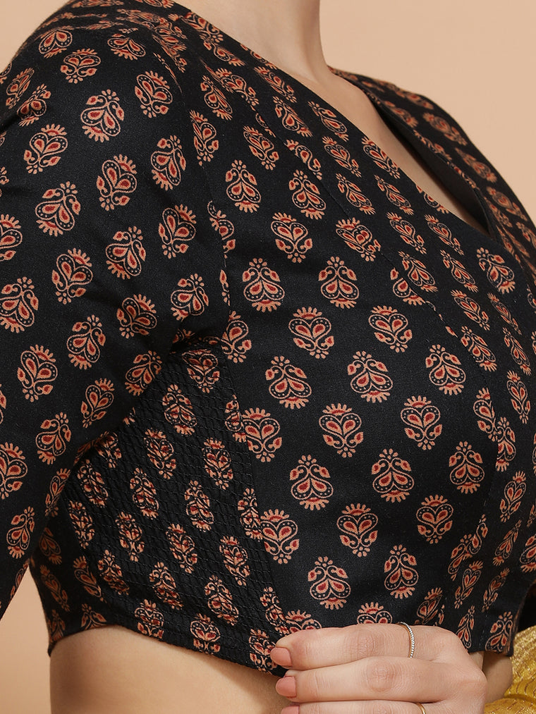 Gayatri x Rozaana Saree Blouse, in Black Cotton, featuring elbow sleeves and v-neckline, made for daily & work (view 3).