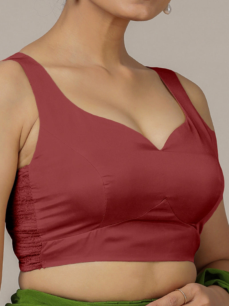 Ishika x Rozaana | Auburn Red Sleeveless FlexiFit™ Saree Blouse with Beetle Leaf Neckline and Back Cut-out with Tie-Up-Binks