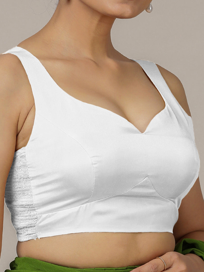 Ishika x Rozaana | Pearl White Sleeveless FlexiFit™ Saree Blouse with Beetle Leaf Neckline and Back Cut-out with Tie-Up-Binks