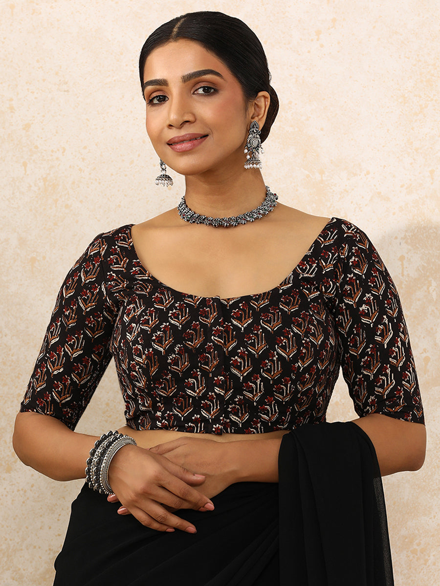 Lata x Rozaana Saree Blouse, in Black 100% Cotton - Block Printed, featuring elbow sleeves and round neckline (view 5).