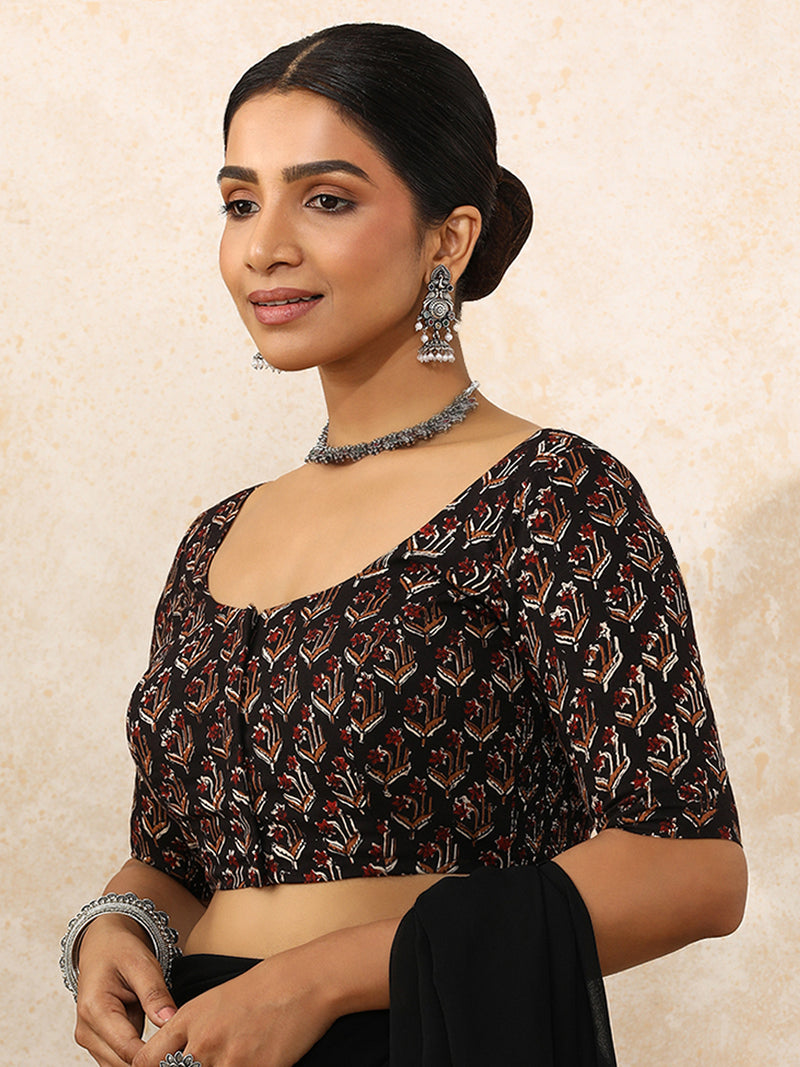 Lata x Rozaana | Elbow Sleeves Saree Blouse in Midnight Lily Block Print Cotton-Binks