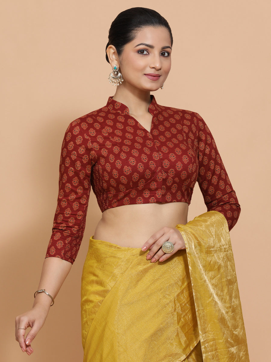 Mrinali x Rozaana Saree Blouse, in Red Cotton, featuring three quarter sleeves and mandarin collar neckline (view 7).