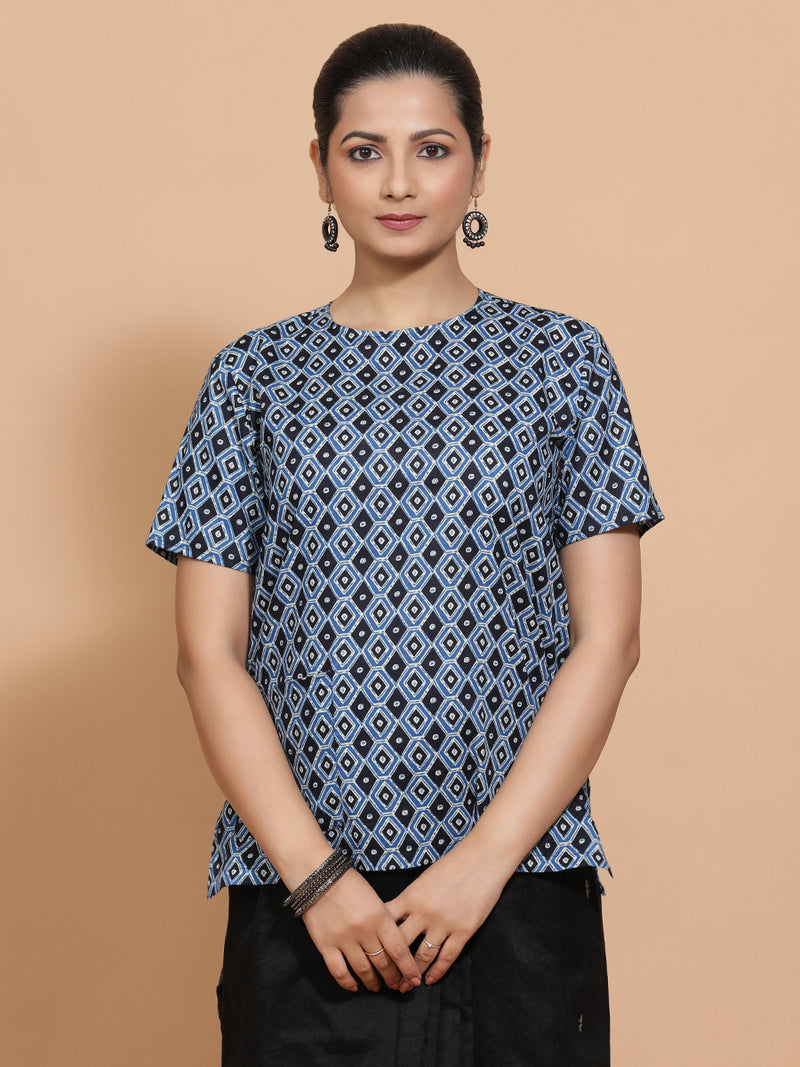 Pooja x Rozaana | Short Sleeves Cotton Saree Blouse in Indigo Blue Geometric Block Print Fabric-Binks