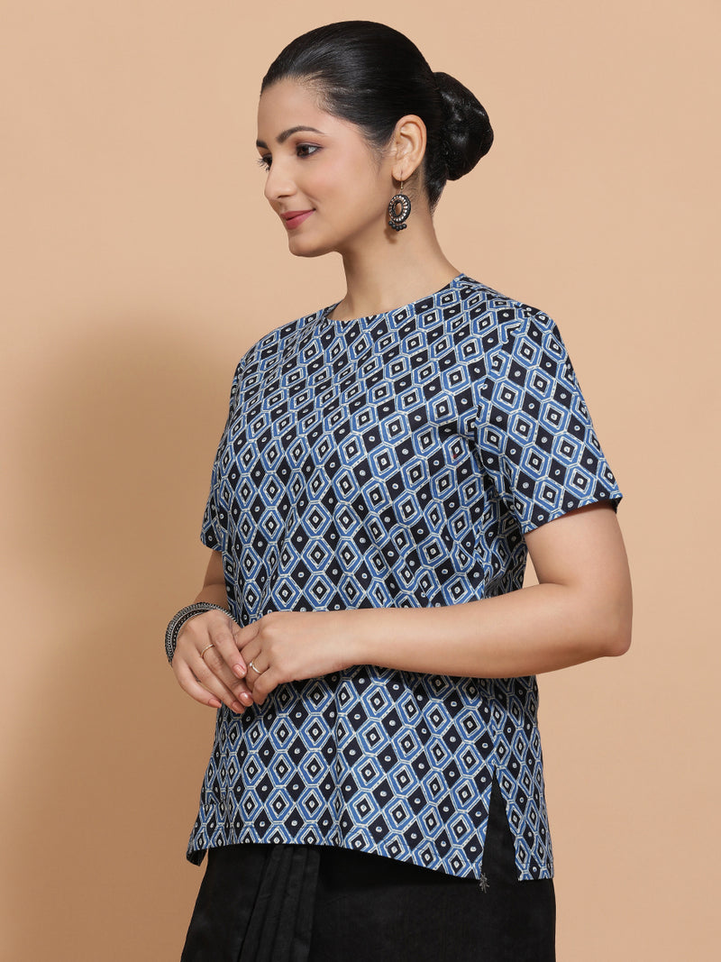 Pooja x Rozaana | Short Sleeves Cotton Saree Blouse in Indigo Blue Geometric Block Print Fabric-Binks