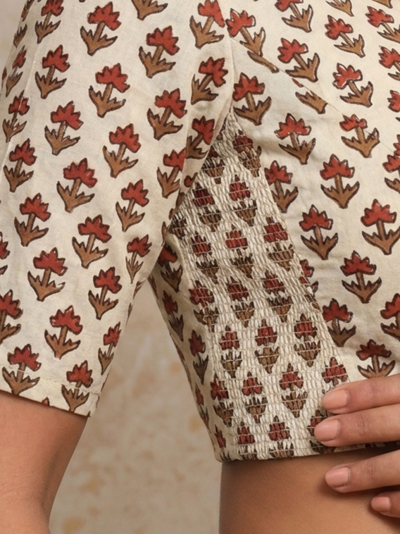 Prabha x Rozaana Saree Blouse, in Cream 100% Cotton - Block Printed, featuring elbow sleeves and v-neckline (view 3).