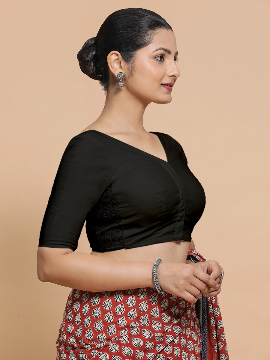 Pragya x Rozaana Saree Blouse, in Black Cotton, featuring elbow sleeves and v-neckline, made for daily & work (view 8).