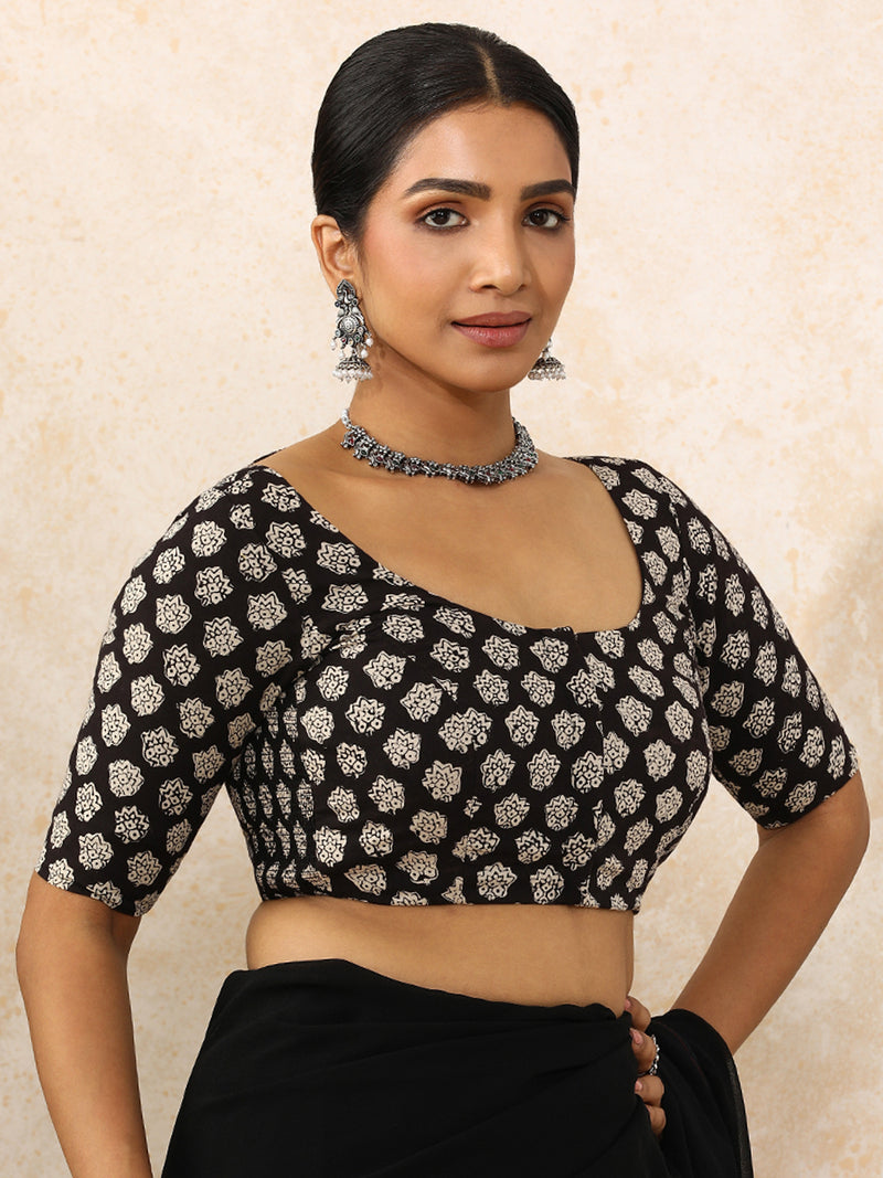 Smriti x Rozaana | Elbow Sleeves Saree Blouse in Black Floral Block Print Cotton-Binks