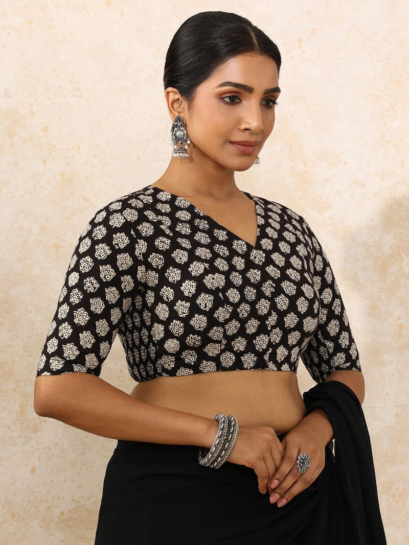 Suneeta x Rozaana | Elbow Sleeves Saree Blouse in Black Floral Block Print Cotton-Binks