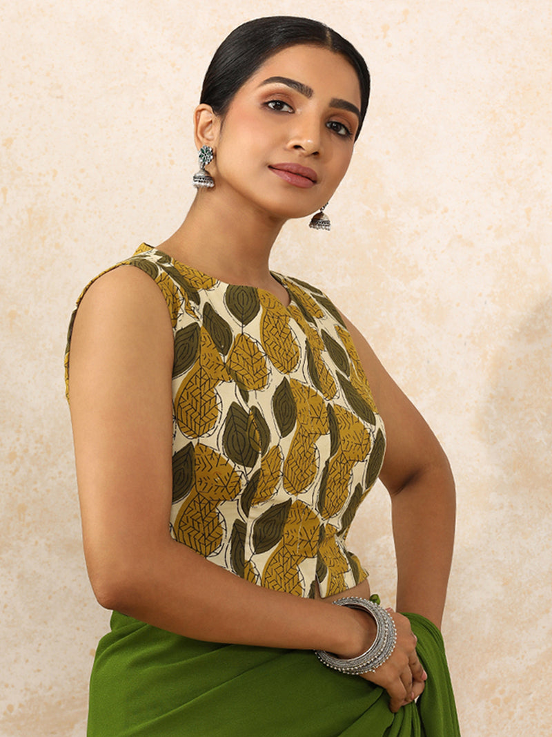 Tasmiya x Rozaana | Sleeveless Saree Blouse in Olive Foliage Block Print Cotton-Binks