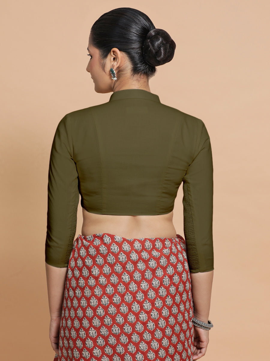 Tripti x Rozaana Saree Blouse, in Green Linen, featuring three quarter sleeves and mandarin collar neckline (view 2).