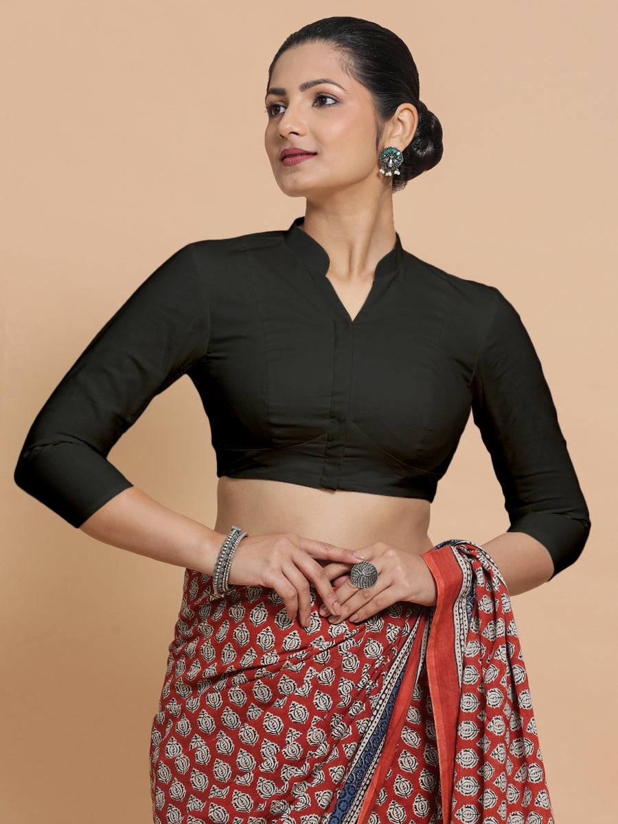 Tripti x Rozaana Saree Blouse, in Black Linen, featuring three quarter sleeves and mandarin collar neckline (view 8).