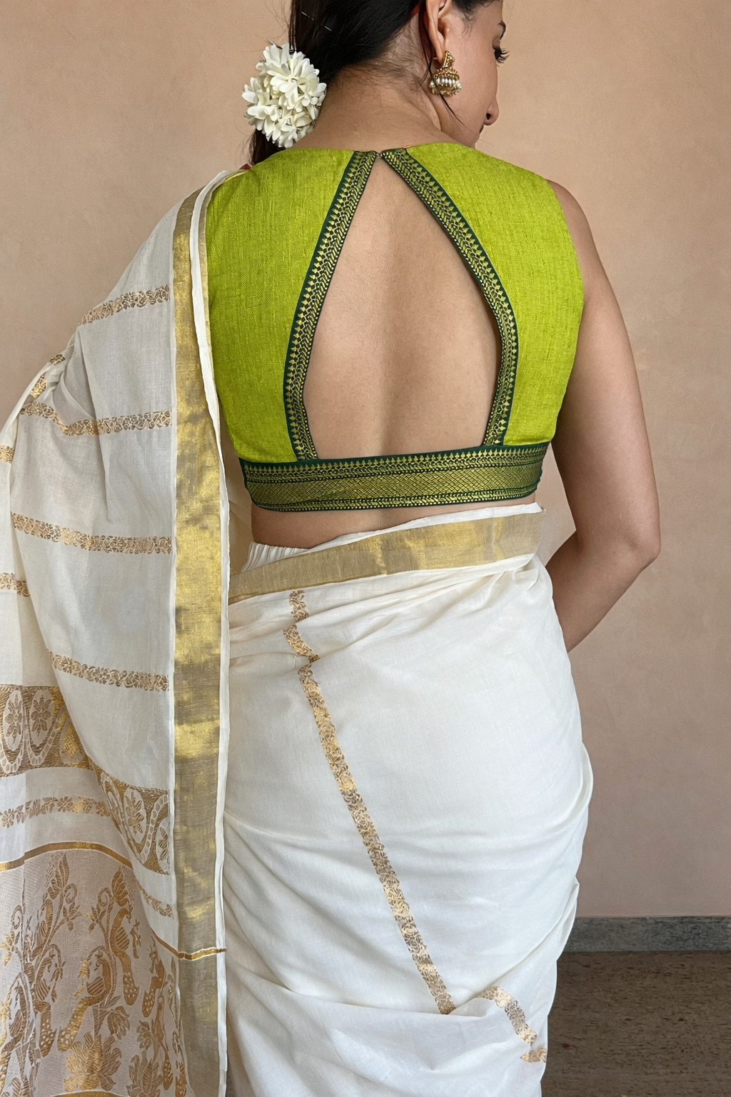 Varsha x Tyohaar Saree Blouse, in Green 100% Cotton - Mangalgiri, featuring sleeveless and sweetheart neckline (view 2).
