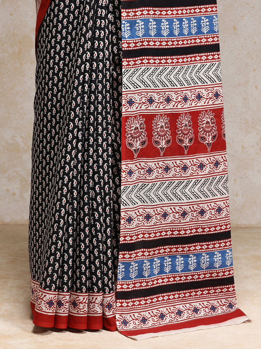 Black Paisley Handblock Printed Mulmul Saree, in Black 100% Cotton, made for daily & work (view 4).