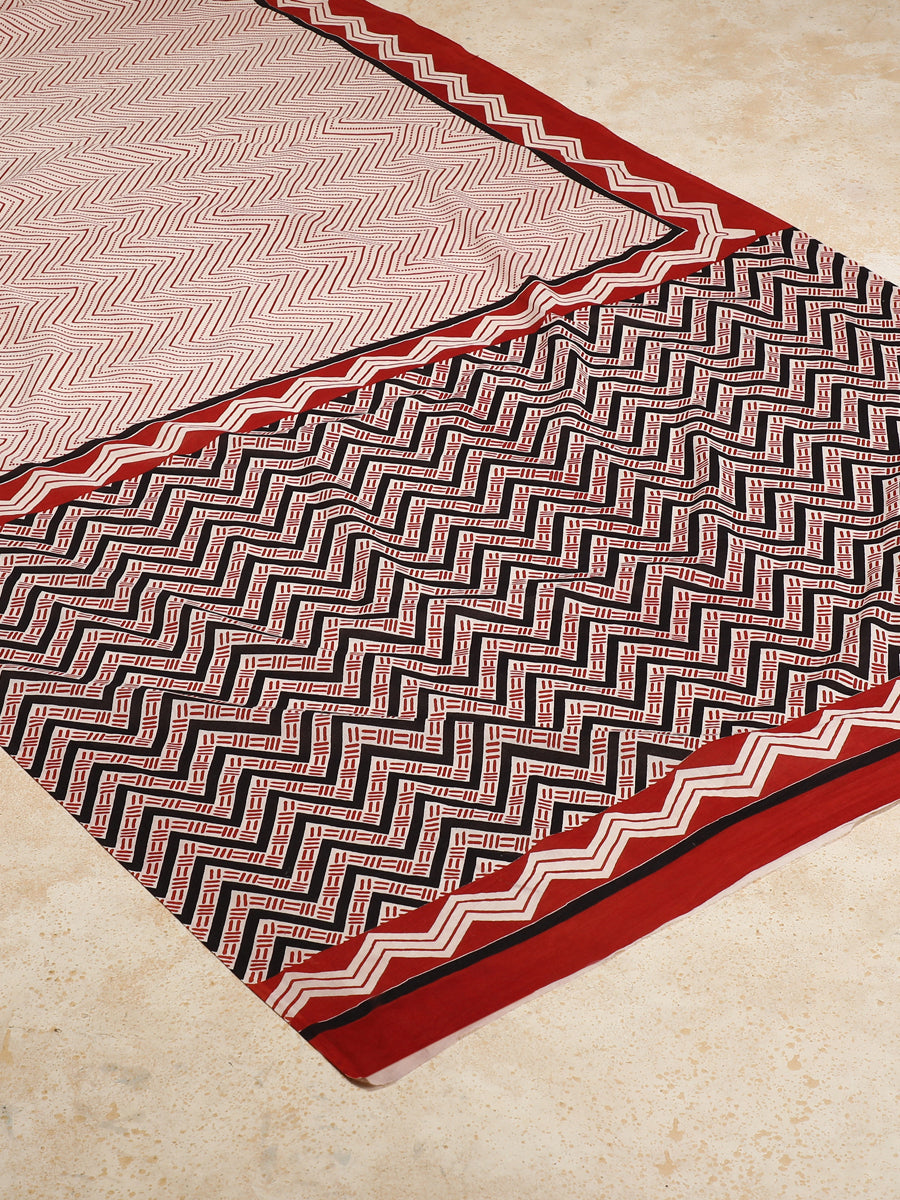 Red Handblock Printed Chevron Zigzag Dotted Mulmul Saree, in White 100% Cotton, made for daily & work (view 2).