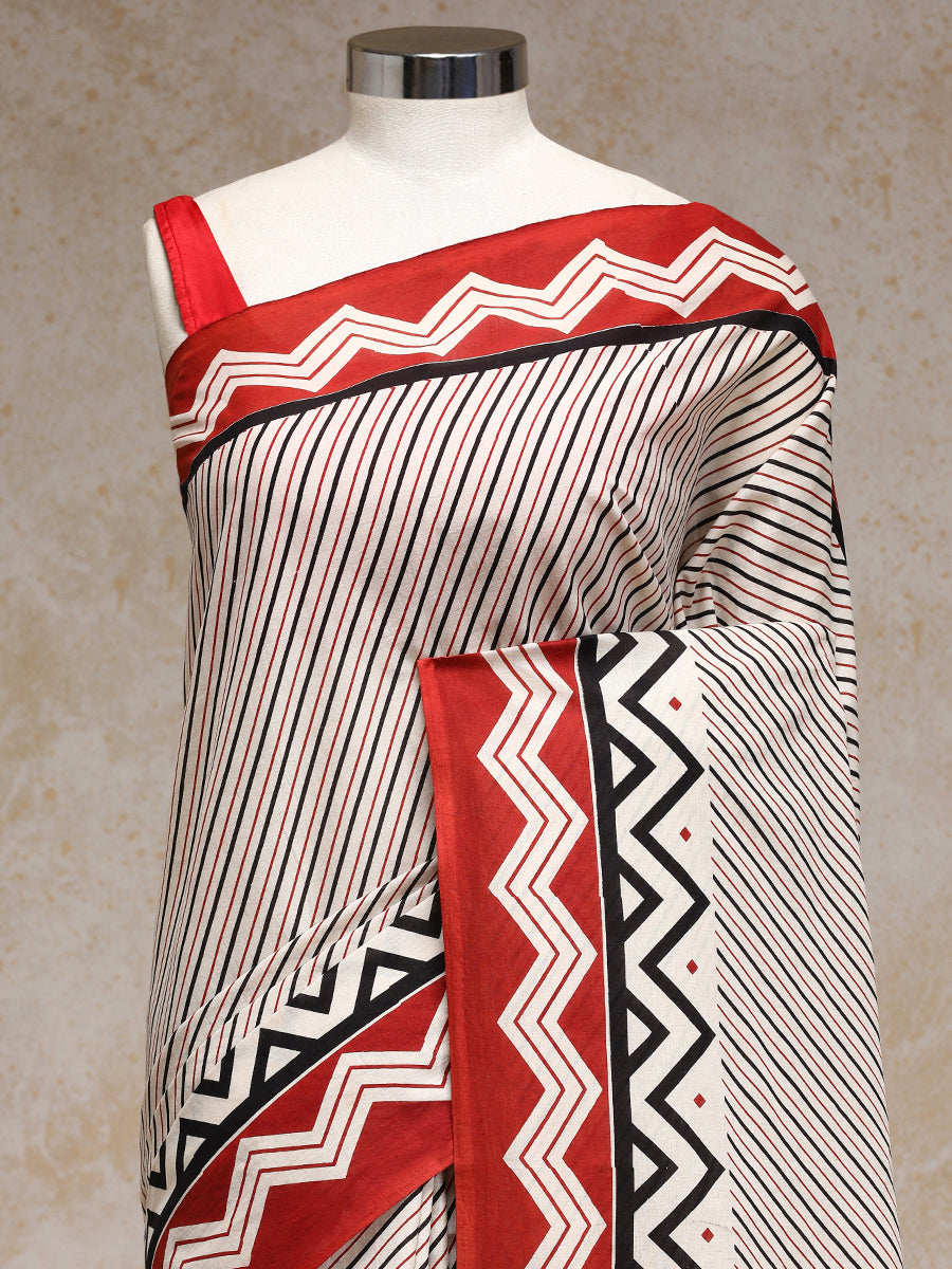 Red & Black Handblock Printed Diagonal Striped Mulmul Saree, in White 100% Cotton, made for daily & work (view 3).