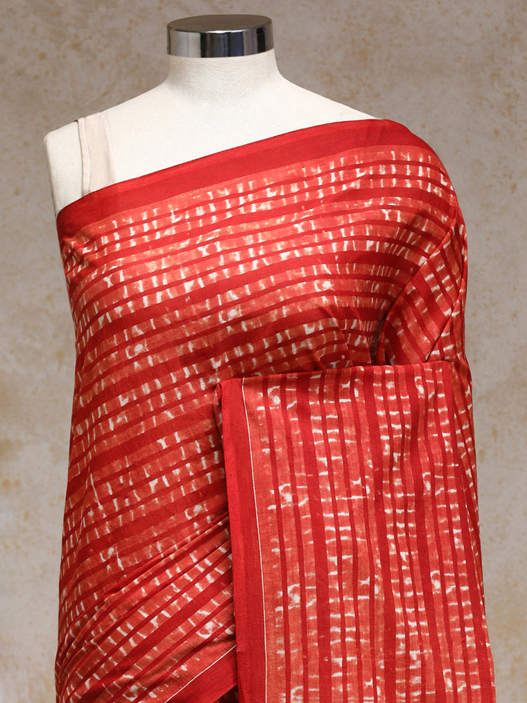 Chili Red Handblock Printed Grid Motif Mulmul Saree, in Red 100% Cotton, made for daily & work (view 3).