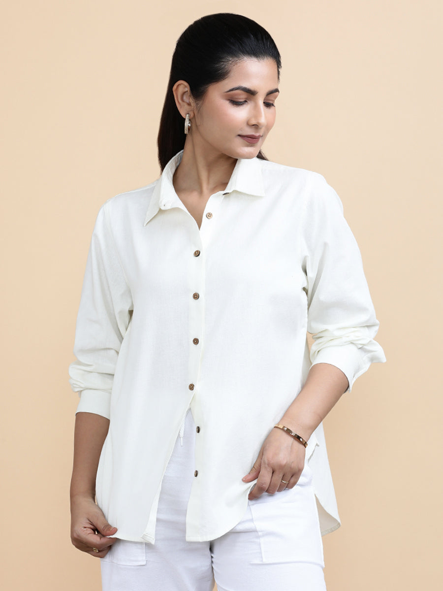 Cecilia x Soma Shirt, in White 70% Cotton 30% Linen, featuring full sleeves and regular collar neckline (view 4).