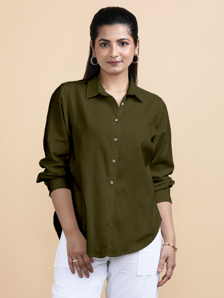 Cecilia x Soma Shirt, in Green 70% Cotton 30% Linen, featuring full sleeves and regular collar neckline.