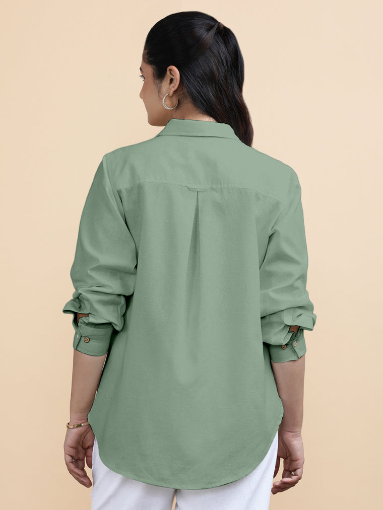 Cecilia x Soma Shirt, in Green 70% Cotton 30% Linen, featuring full sleeves and regular collar neckline (view 2).