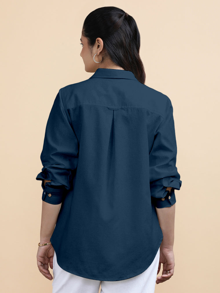 Cecilia x Soma Shirt, in Blue 70% Cotton 30% Linen, featuring full sleeves and regular collar neckline (view 2).