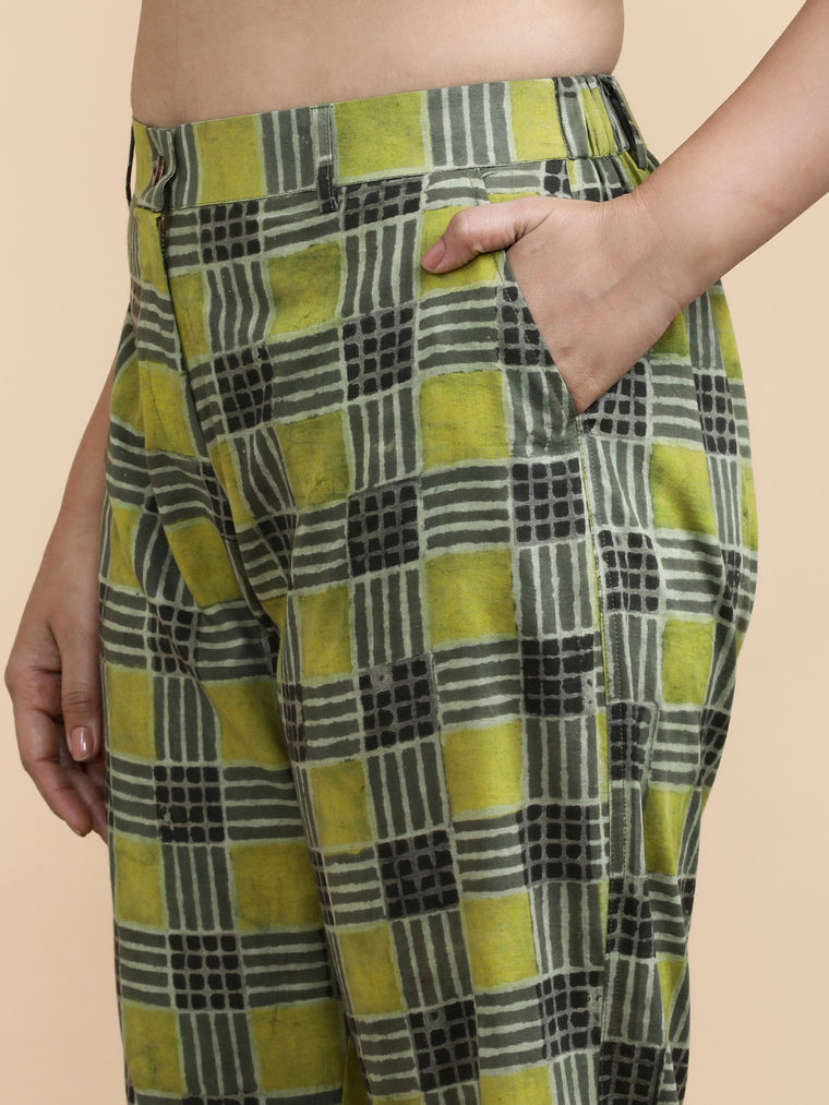 Tess x Soma Trouser, in Green 100% Cotton, made for daily & work (view 3).