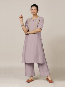  Esha x Rozaana | A Line Kurta in Lilac with Thread Work_7