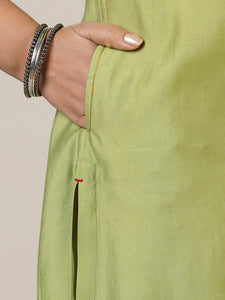  Esha x Rozaana | A Line Kurta in Pista Green with Thread Work_3