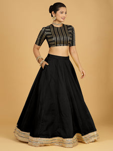 Farah x Tyohaar | Black Panelled Organza Lehenga Skirt