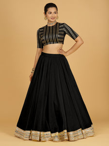 Farah x Tyohaar | Black Panelled Organza Lehenga Skirt