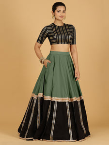 Mastani x Tyohaar | Hunter Green Panelled Lehenga Skirt