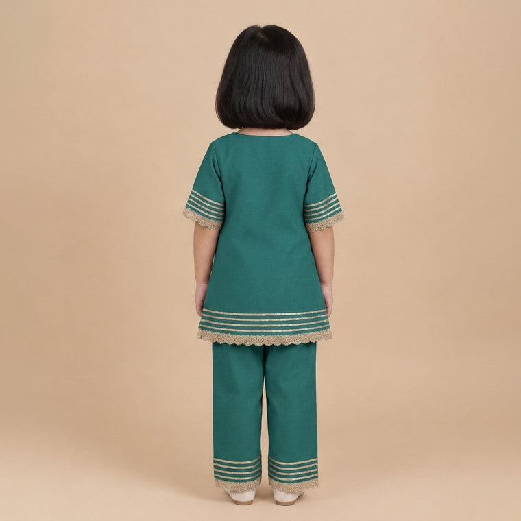 Afiya x Tyohaar | Peacock Green Solid Viscose Straight Kurta & Pant Set